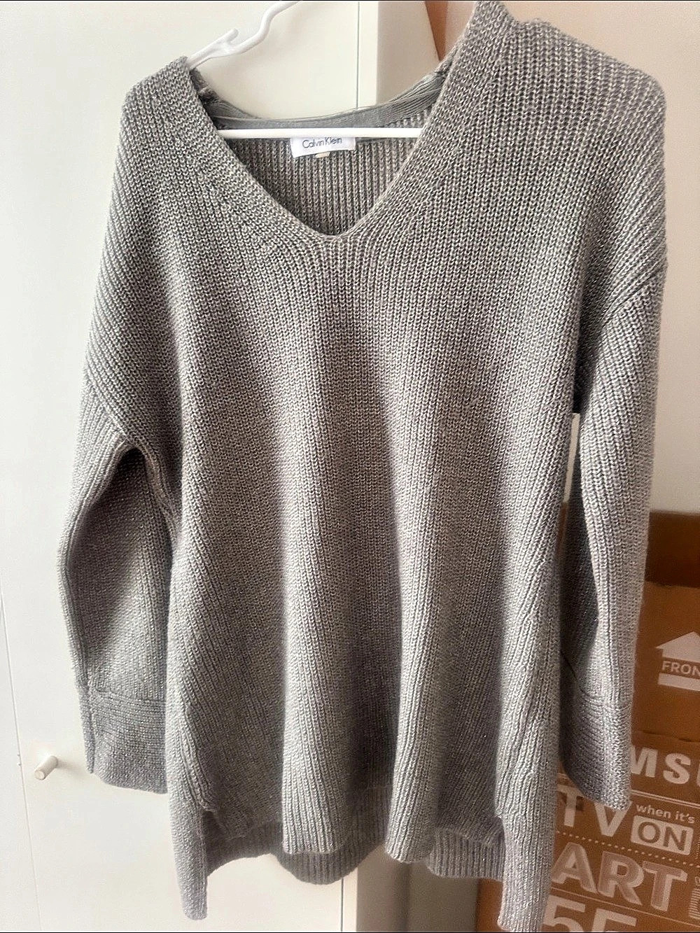 Calvin Klein V-Neck Sweater in Gray Large Like New